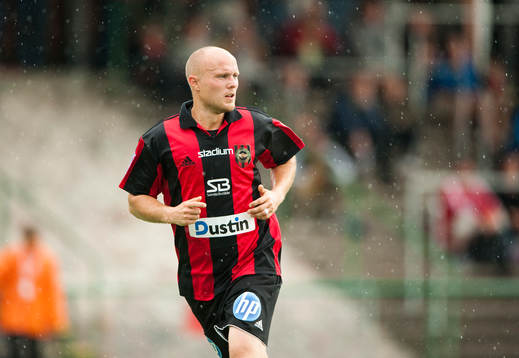 Niklas Carlsson, BP byttes ut