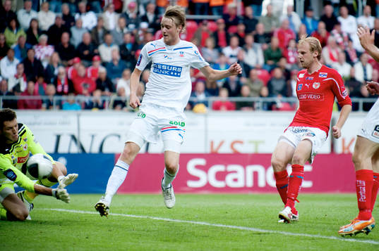 Etrit Berisha, målvakt, Rasmus Jönsson, Helsingborg, 2-1