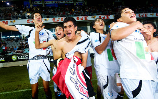 P15, Club Toluca FC, jubel, vinnare Gothia Cup 2011
