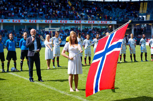 Tyst minut för offren i terrorattacken i Norge