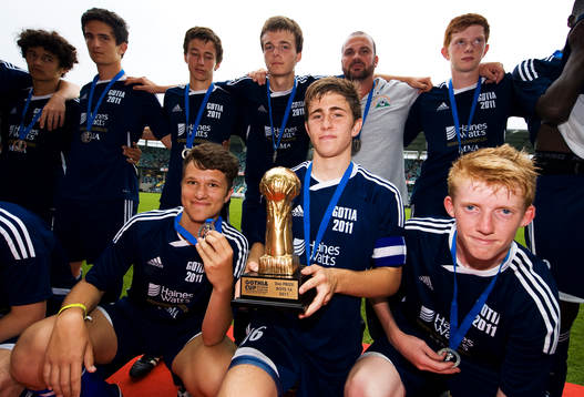 P16, ABK Football Club, silver, Gothia Cup 2011. Pokal