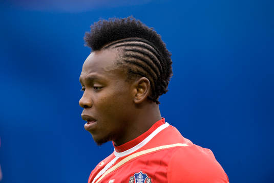 May Mahlangu. Frisyr, hår