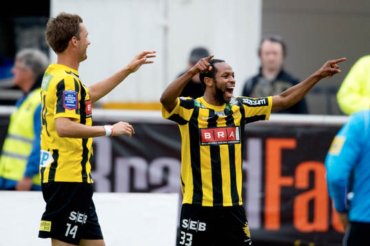 Peter Nyström, Rene Makondele, Häcken, jubel, 2-0