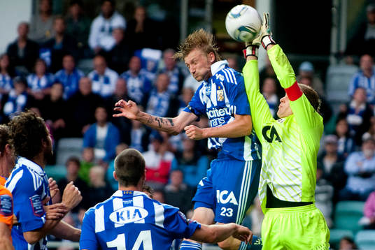 Sebastian Eriksson, IFK Göteborg, trycker till Karl-Johan