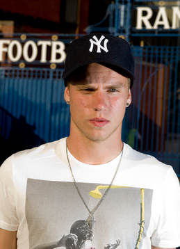 Fredrik Espling, ungdomsproffs i Glasgow Rangers