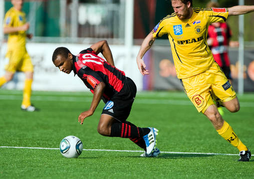 Serge-Junior Martinsson Ngouali, Brommapojkarna och Björn