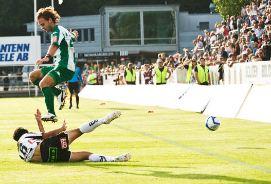 Simon Helg, Hammarby, undviker tackling, glidtackling