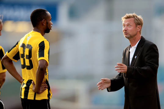 Rene Makondele, Peter Gerhardsson, tränare Häcken