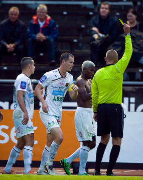 Eric Magloire Bassombeng, varning, gult kort, överkropp