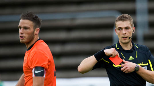 Utvisning, Brad Nuytinck, Holland