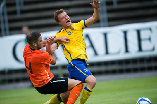 Jakob Johansson, Sverige blir nerdragen och får straff och