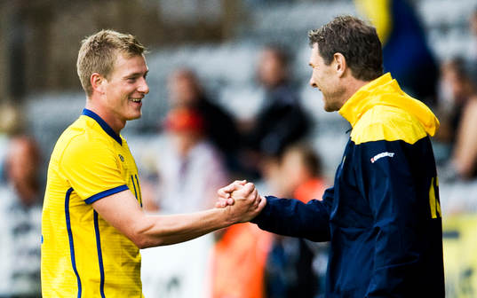 Oscar Hiljemark och Håkan Ericson, förbundskapten