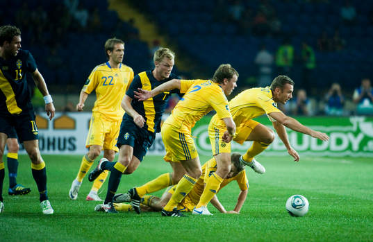 Andrij Sjevtjenko, Ukraina och Sebastian Larsson, Sverige