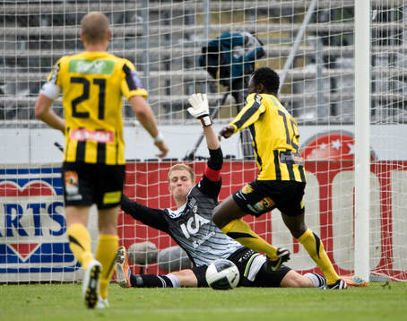John Chibuike, Häcken, Karl-Johan Johansson, målvakt,
