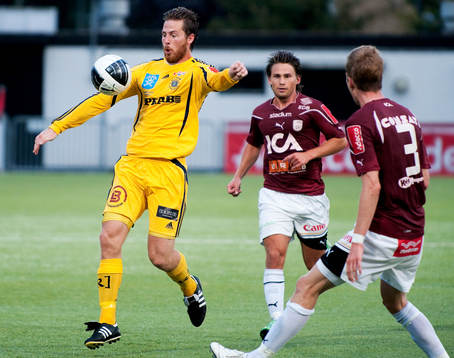 Bläddra bland fler bilder av Fotboll, Superettan, Qviding - Ängelholm