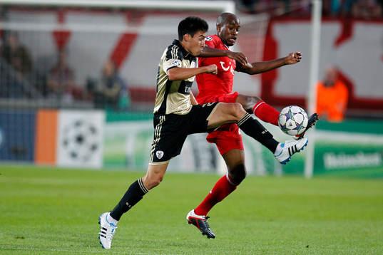 Bläddra bland fler bilder av Fotboll, Champions League, Playoff Twente - Benfica