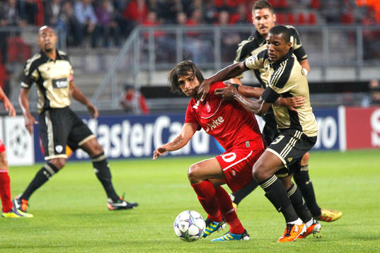 Bryan Ruiz, Twente och Emerson, Benfica