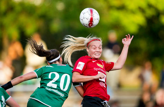 Helén Eke, Hammarby och Margret Lara Vidarsdottir,