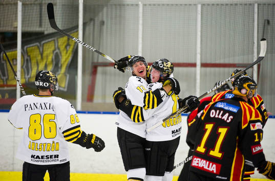 Patrik Nemeth och Joakim Nordström, AIK  (Jubel)