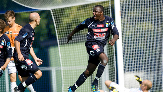 Bläddra bland fler bilder av Fotboll, division 1, Kristianstad - Varberg