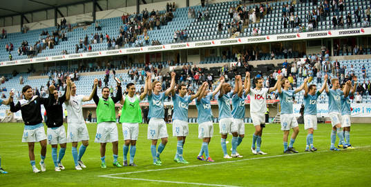 Malmö spelare tackar publiken  jubel