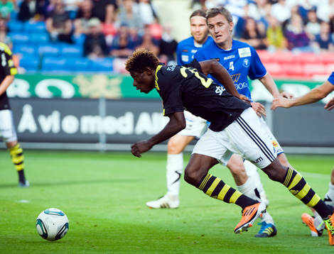 Mohamed Bangura, AIK och Peter Abelsson, Trelleborg