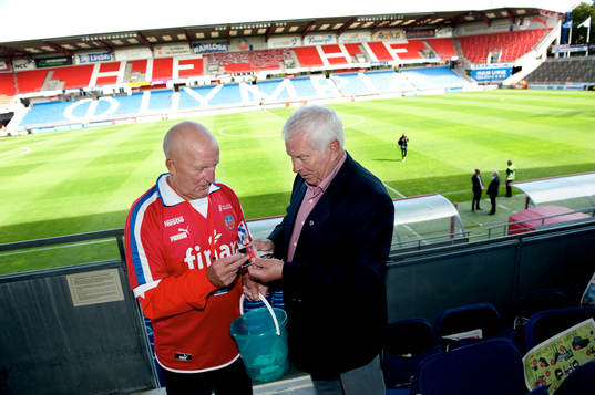 Lars-Erik Ahlberg säljer lotter