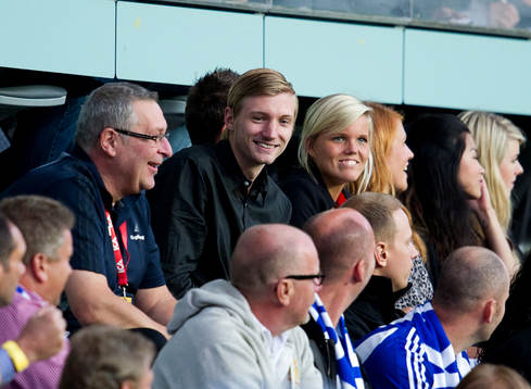 Sebastian Eriksson, IFK Göteborg, skadad på läktaren