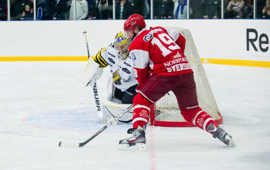 Matt Murlay, Timrå utmanar Markus Svensson, målvakt AIK