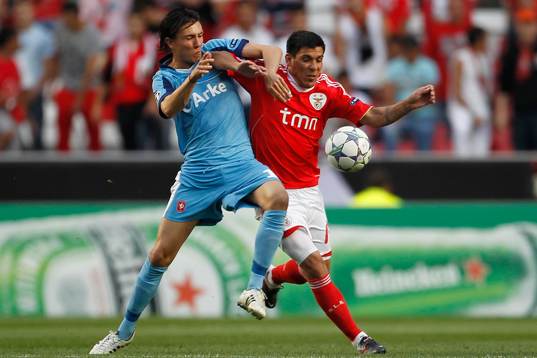 Steven Berghuis, Twente och Maxi Pereira, Benfica
