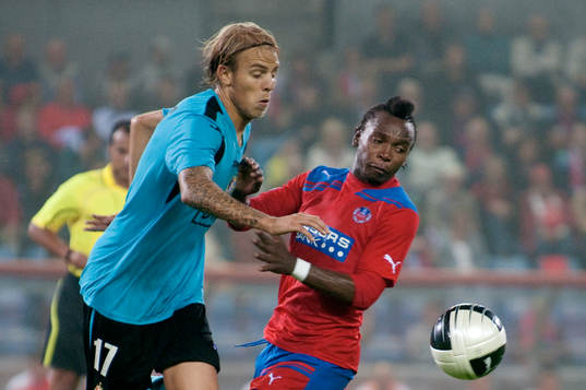 Yoni Buyens, Standard Liege, May Mahlangu, Helsingborg
