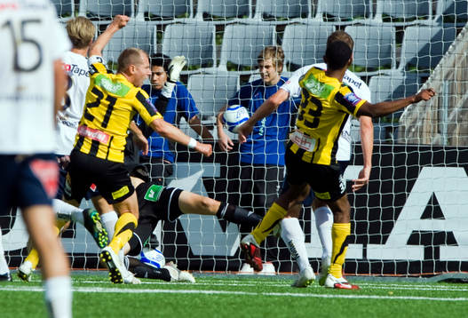 Rene Makondele, Häcken gör 0-1