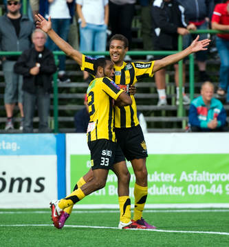 Rene Makondele och Mathias Ranégie, Häcken, jubel