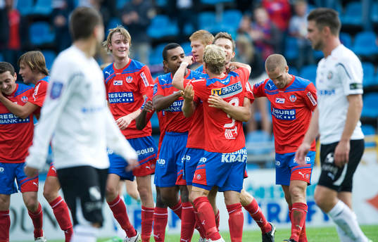 1-0 Hannu Patronen, Helsingborg, med ett drömmål. Jubel