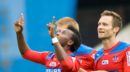 2-0 May Mahlangu, Helsingborg, till höger 1-0 skytten