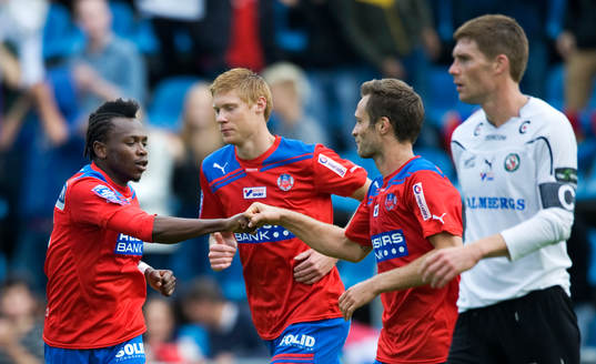 2-0 May Mahlangu, Helsingborg och till höger
