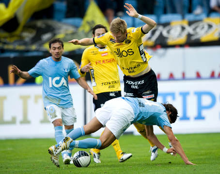 David Elm, Elfsborg och Miiko Albornoz, Malmö, faller