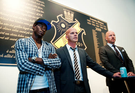 Mohamed Bangura lämnar AIK för Celtic. Jens Andersson,