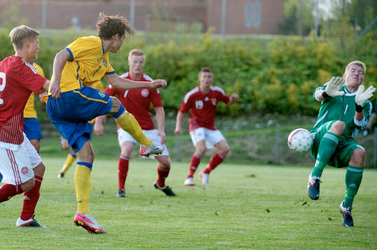 Filip Tronet, Sverige, Jakob Busk Jensen, målvakt, Danmark