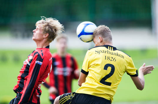 Bläddra bland fler bilder av Fotboll, Stafsinge - IFK Hässleholm