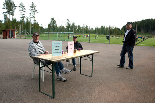 Inträde, entré, småklubbs, småklubb