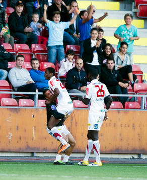 Izuchukwu Emeh, Assyriska, jubel