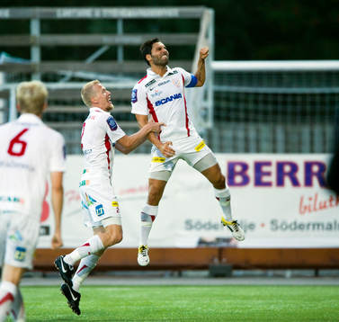 Fredrik Samuelsson och Stefan Batan, Assyriska, jubel