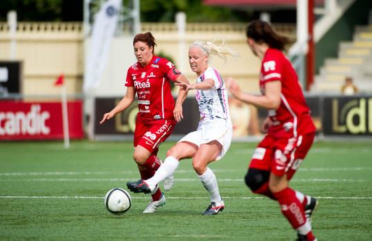 Caroline Seger, Malmö med Josefin Johansson, Piteå i