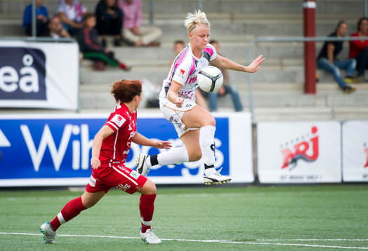 Nilla Fischer, Malmö flyger förbi Josefin Johansson,