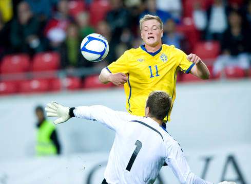 John Guidetti, Sverige, mot Emilijus Zubas, målvakt,
