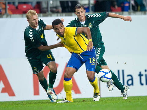 Samuel Armenteros, Sverige, sysselsätter två man,