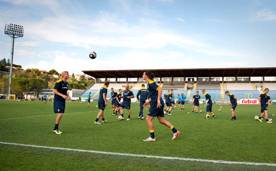 Sverige tränar på Stadio de Seravalle