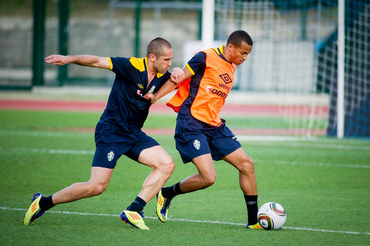 Emir Bajrami och Martin Olsson