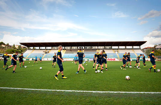 Sverige tränar på Stadio de Seravalle